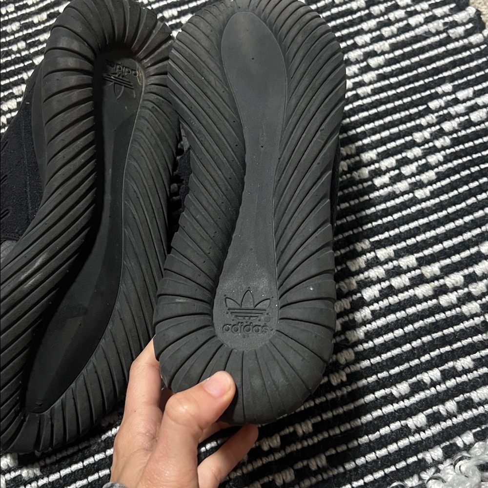 Adidas tubular size 7 - Picture 6 of 6
